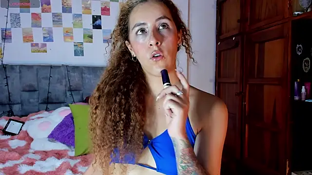 Isangel  online show from April 14, 2026, 4:29 am