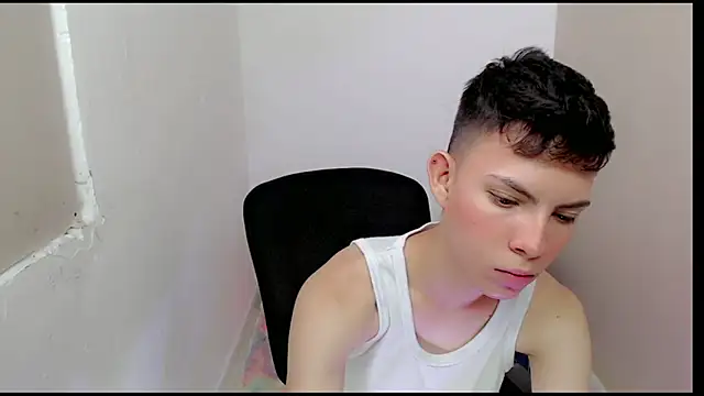 Alexxx lov online show from March 22, 2025, 1:19 pm