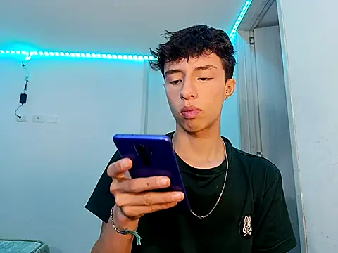 Juanmres online show from October 9, 2025, 12:19 am