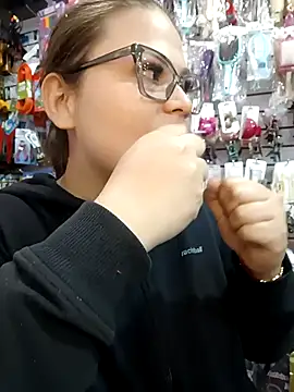 Vale Saenzz online show from October 8, 2025, 8:28 pm