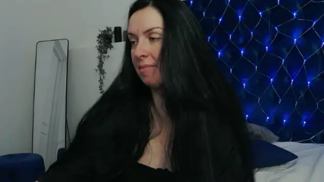 JacquelineElle online show from March 3, 2025, 12:37 am