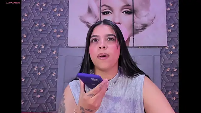Snapshot of Emily_rivera78 chatting on April 22, 2026, 3:53 am Emily rivera78 online show from April 22, 2026, 3:53 am