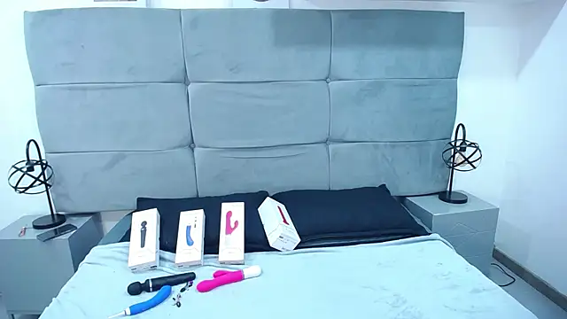 Snapshot of CamiilaReyes chatting on March 6, 2025, 1:46 pm CamiilaReyes online show from March 6, 2025, 1:46 pm