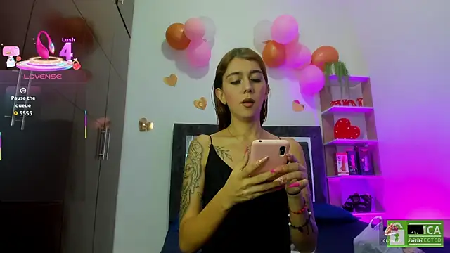 Snapshot of Nicol_TransGirl chatting on May 15, 2026, 4:41 am Nicol TransGirl online show from May 15, 2026, 4:41 am