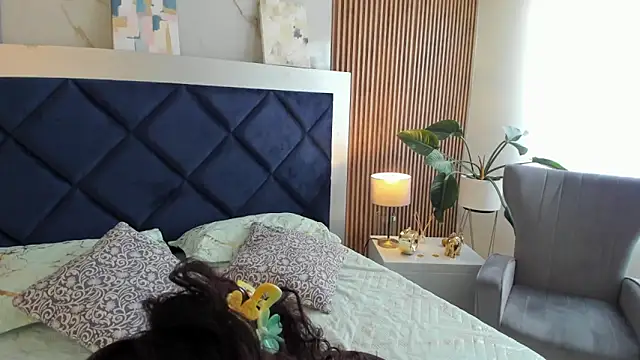 IsabelaWoods online show from April 7, 2026, 10:20 pm