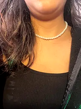 LiLy kIndly online show from December 19, 2025, 8:05 pm