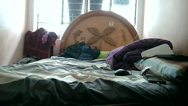 nakedlima online show from September 8, 2025, 5:45 pm