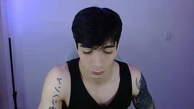 H3ll B0I online show from March 26, 2026, 10:04 pm