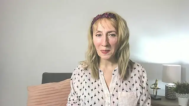 MargaretMilf69 online show from February 12, 2025, 4:33 pm