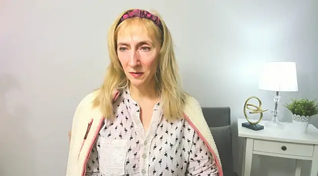 MargaretMilf69 online show from February 20, 2025, 4:14 pm