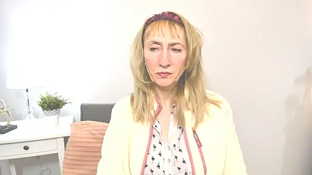 MargaretMilf69 online show from March 17, 2025, 4:22 pm
