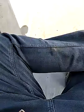 xmanrawan2 online show from February 4, 2025, 10:54 am