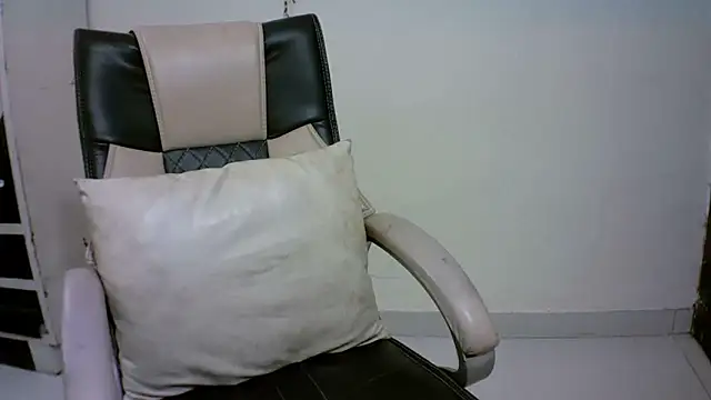 Snapshot of kajal__bhabhi_ chatting on March 13, 2026, 2:18 am kajal bhabhi online show from March 13, 2026, 2:18 am