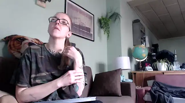 Snapshot of Astrid-Gilbert chatting on February 26, 2025, 12:03 pm Astrid-Gilbert online show from February 26, 2025, 12:03 pm