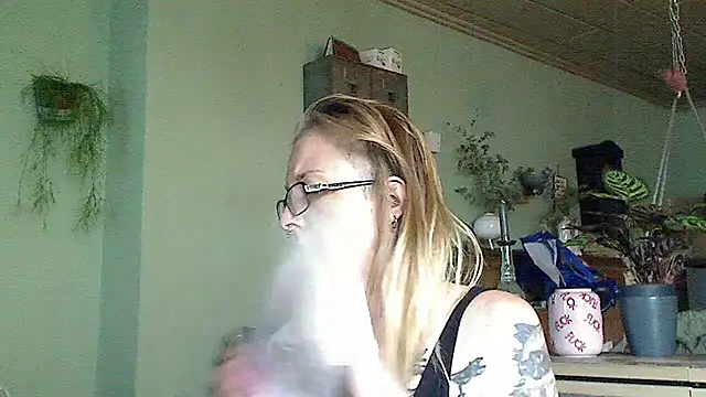 Astrid-Gilbert online show from May 6, 2026, 7:13 am