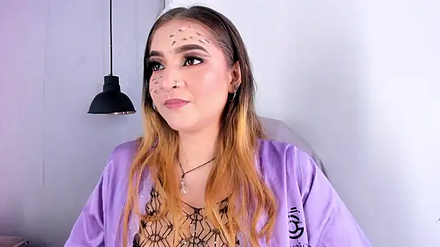 Shanntal  online show from October 1, 2025, 7:42 pm