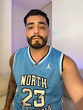 LeandroRusso online show from October 2, 2025, 6:15 pm