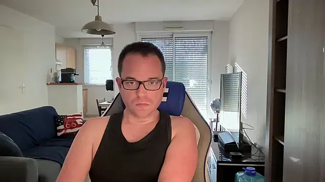 Funnyjul31 online show from February 2, 2025, 3:28 pm