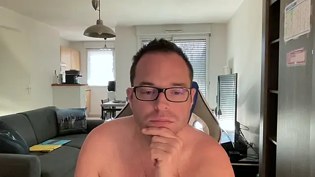 Funnyjul31 online show from March 16, 2025, 3:17 pm