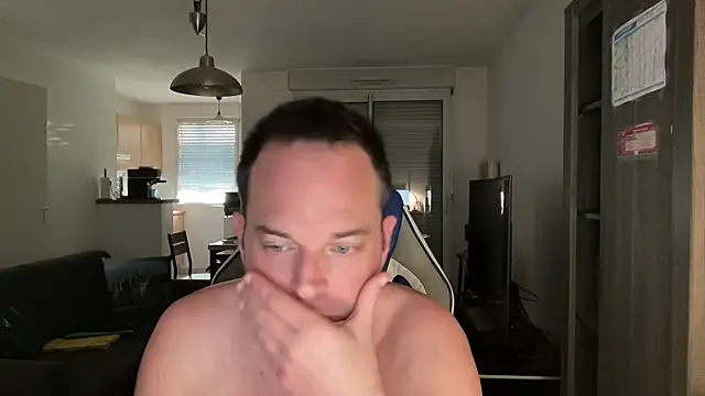 Funnyjul31 online show from March 21, 2025, 5:34 pm