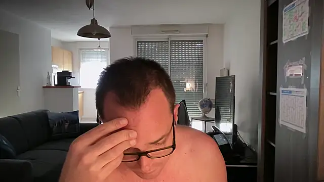 Funnyjul31 online show from October 25, 2025, 2:02 pm