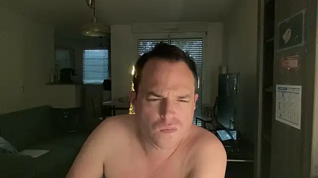 Funnyjul31 online show from April 13, 2026, 3:39 pm