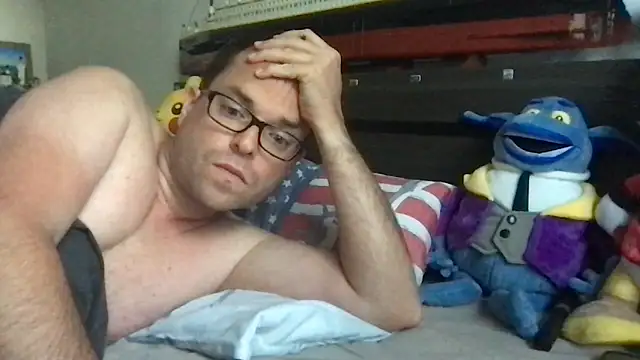 Funnyjul31 online show from April 14, 2026, 5:52 pm