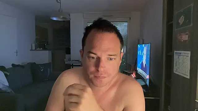 Funnyjul31 online show from April 18, 2026, 11:36 am