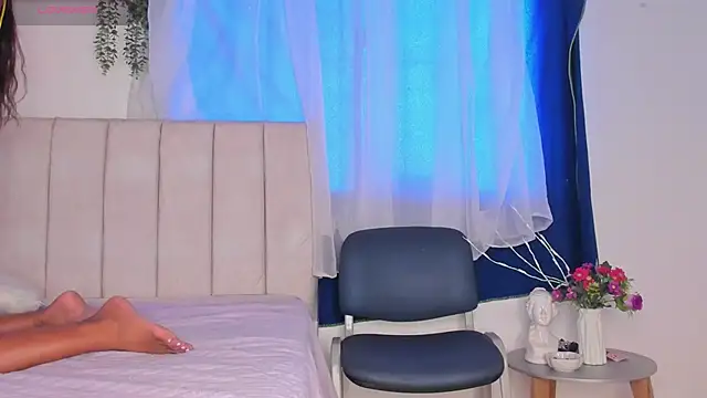 alice guzman1 online show from October 1, 2025, 4:13 pm