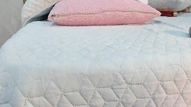 Snapshot of violet_gray_ chatting on February 28, 2025, 8:20 am violet gray online show from February 28, 2025, 8:20 am