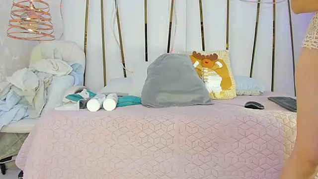 Snapshot of violet_gray_ chatting on November 27, 2025, 11:34 am violet gray online show from November 27, 2025, 11:34 am