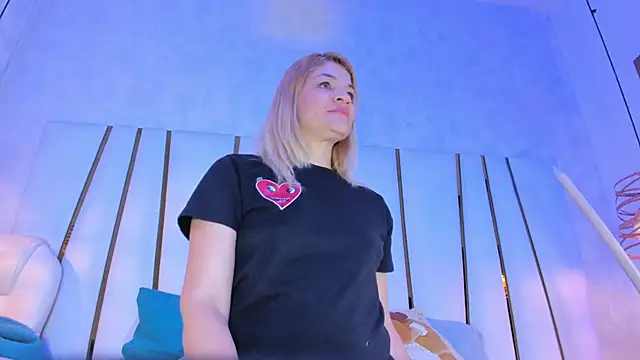 Snapshot of violet_gray_ chatting on January 17, 2026, 11:26 am violet gray online show from January 17, 2026, 11:26 am