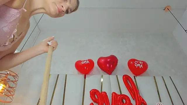 Snapshot of violet_gray_ chatting on February 14, 2026, 11:40 am violet gray online show from February 14, 2026, 11:40 am