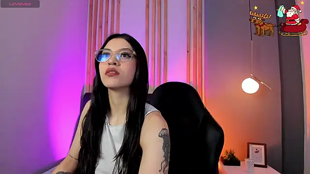 nina  dixon online show from December 21, 2025, 3:19 pm