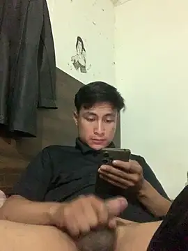 Snapshot of EduardoEspinoza12 chatting on May 5, 2026, 9:17 am EduardoEspinoza12 online show from May 5, 2026, 9:17 am