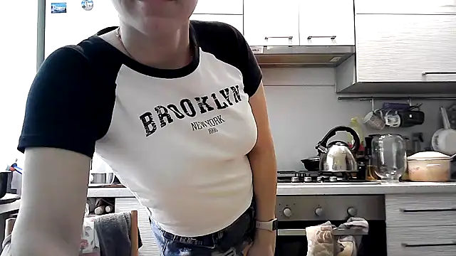 Misssweet s online show from February 5, 2025, 6:35 am