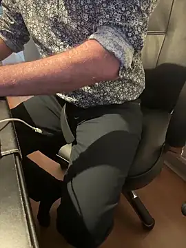 vincent1522 online show from February 1, 2025, 12:05 pm