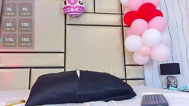 JulianaaHerrera online show from February 22, 2025, 2:08 pm