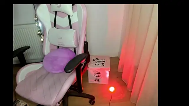 LadyLyanna online show from March 6, 2025, 12:32 am