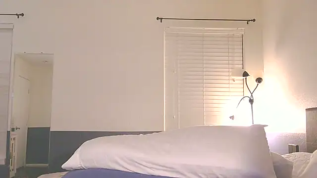 MilfRayne online show from February 10, 2025, 9:04 am