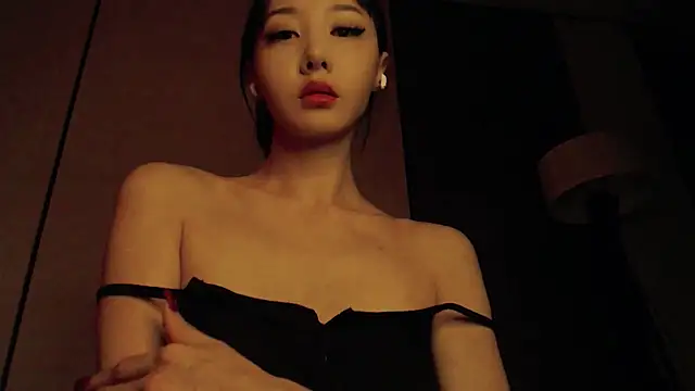 Fudzik0 online show from April 6, 2026, 3:48 am