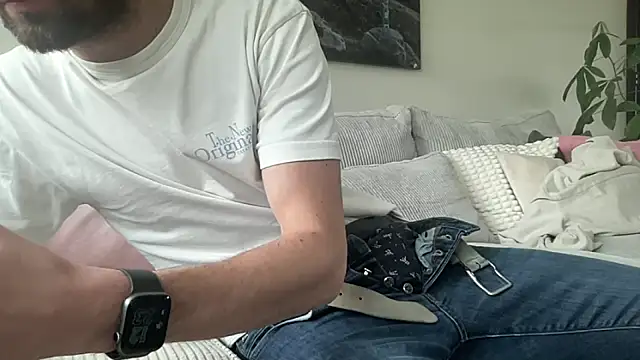 bullyboyy online show from October 5, 2025, 10:24 am