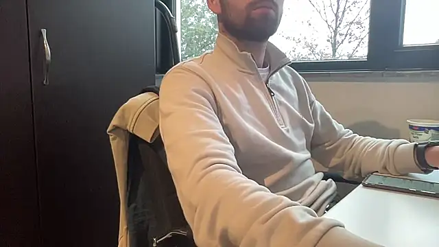 bullyboyy online show from November 19, 2025, 8:14 am