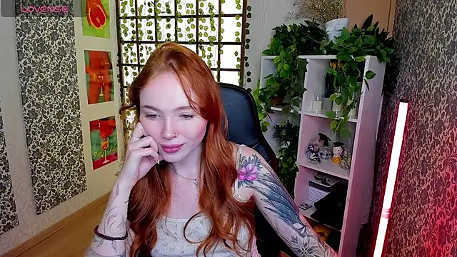 Maya Light online show from September 24, 2025, 2:04 am