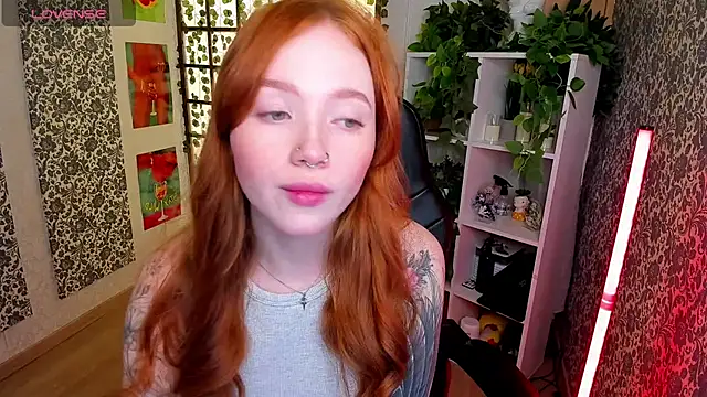 Maya Light online show from September 26, 2025, 2:04 am