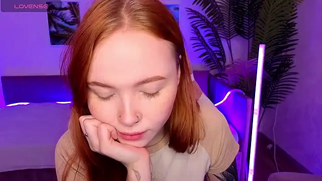 Maya Light online show from October 16, 2025, 2:01 am