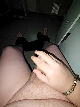 Usame como quieras online show from February 13, 2026, 5:03 am