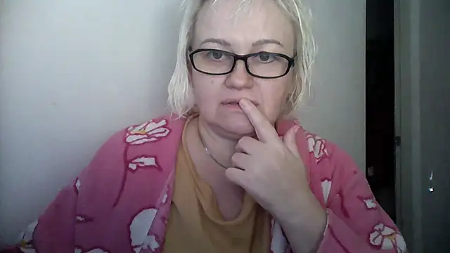 Mayya4321 online show from November 11, 2025, 6:13 am