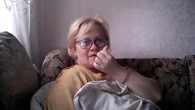 Mayya4321 online show from May 12, 2026, 9:39 am