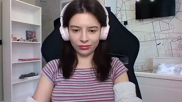 LariceSexy online show from November 27, 2025, 1:13 pm